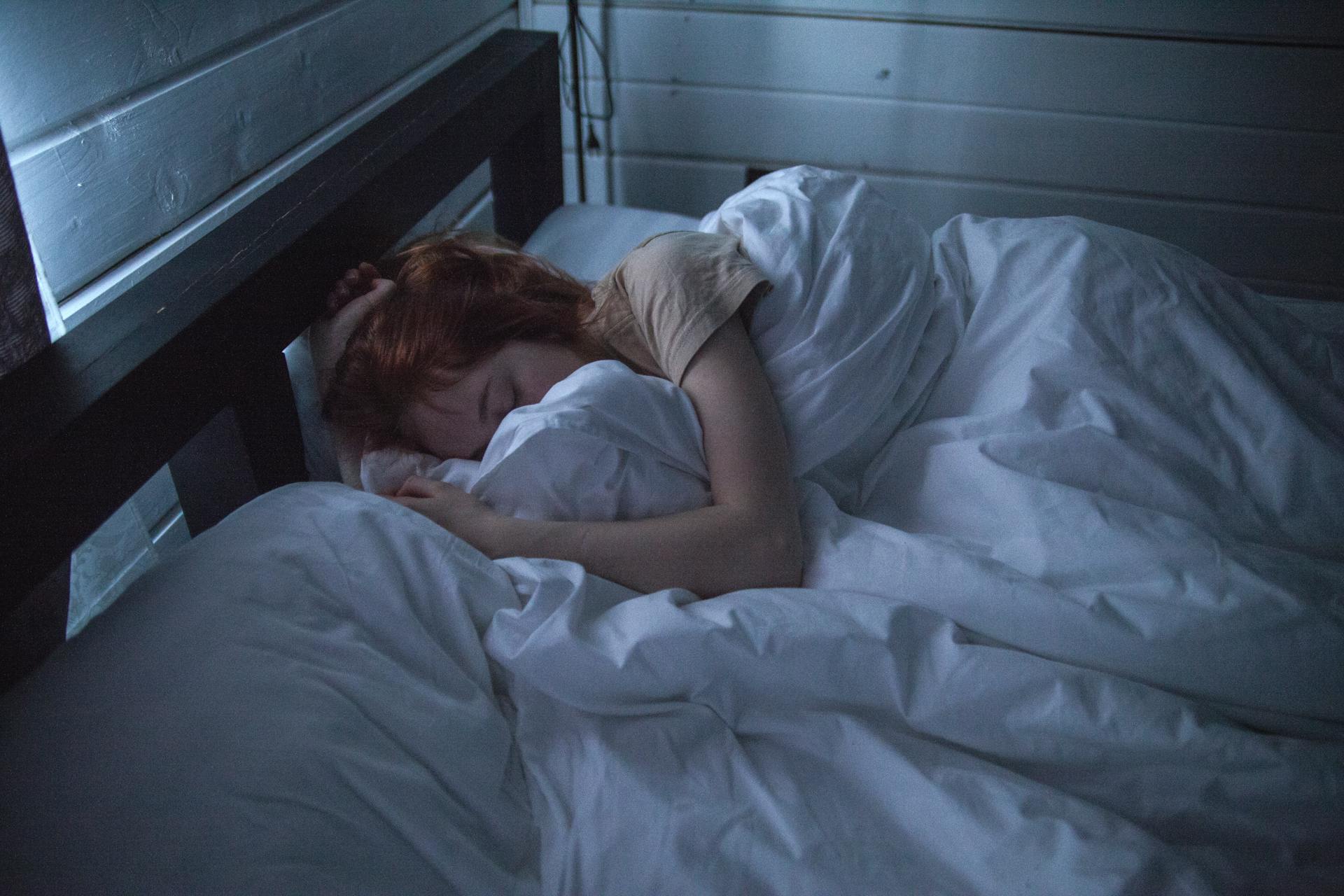 https://www.pexels.com/photo/woman-sleeping-935777/